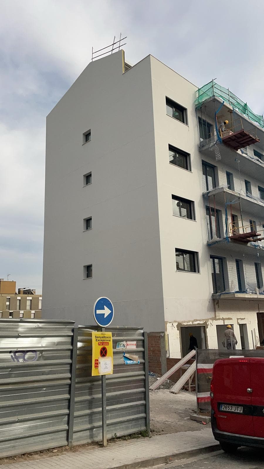 Fachada SATE en Promoción de Badalona